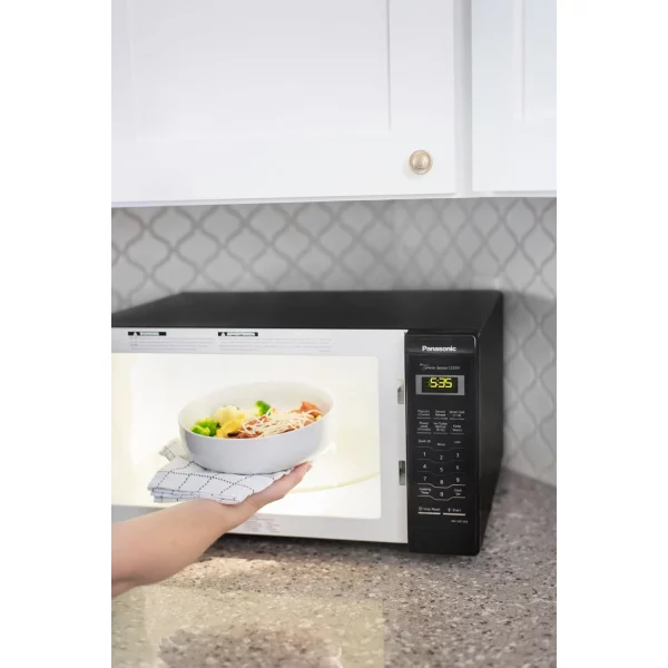 Panasonic 1.6 Cu. ft. Countertop Microwave Oven with Inverter Technology, Black NN-SN736B, New