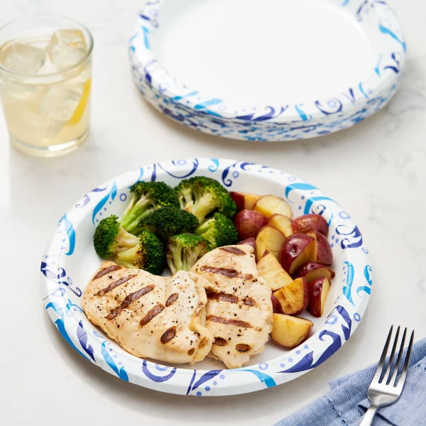 Great Value Everyday Strong, Soak Proof, Microwave Safe, Disposable Paper Plates, 10", White, 100 Count