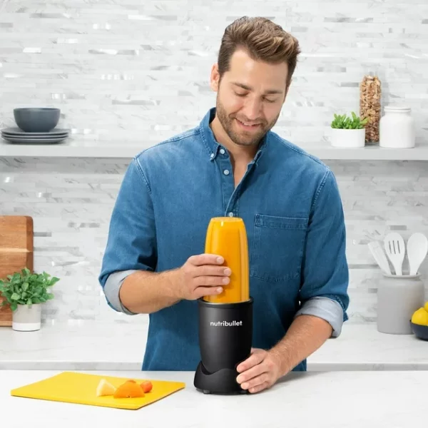 Nutribullet® Pro 32 oz. 900 Watt Personal Blender, Matte Black. (Condition: New)